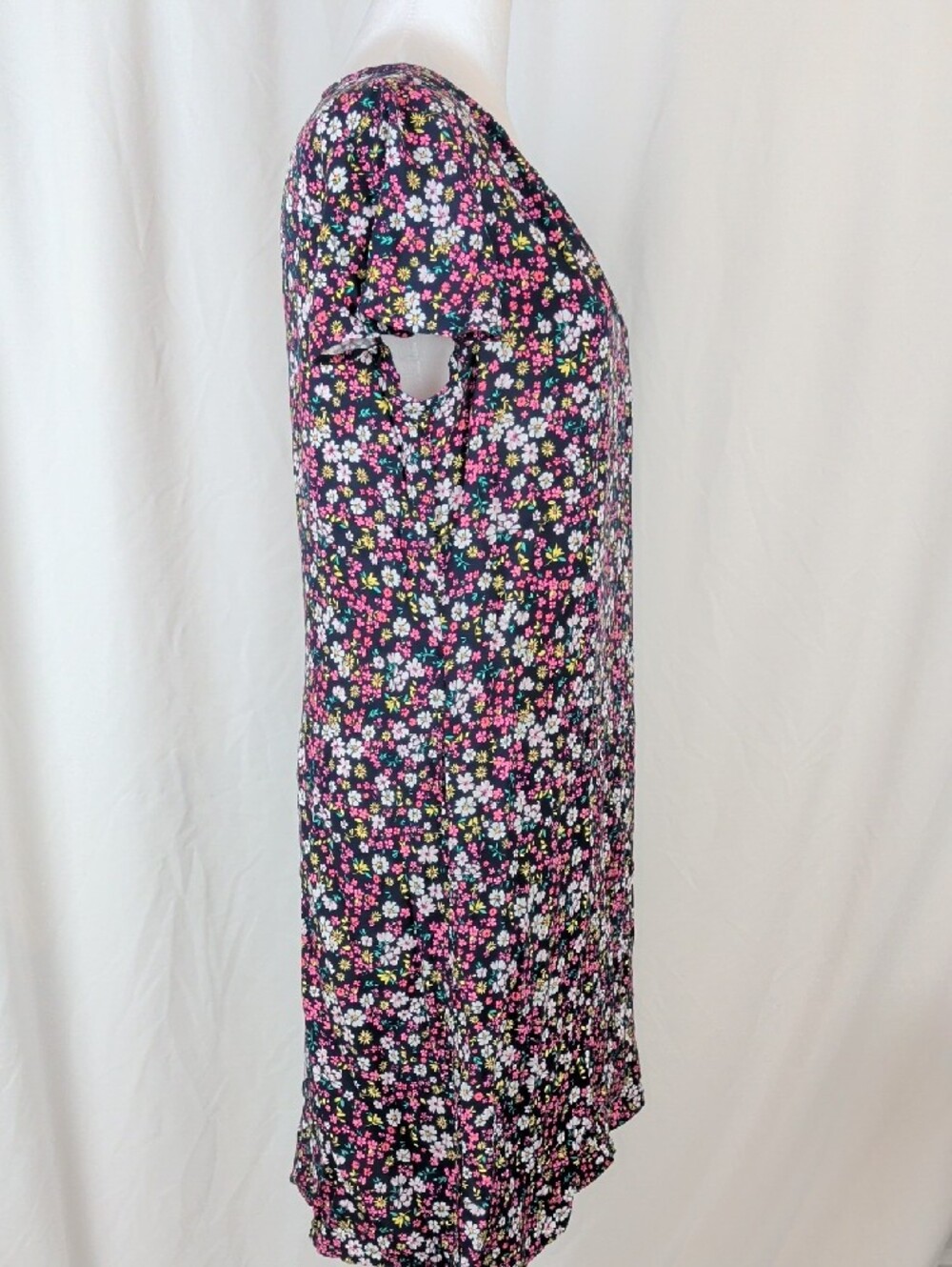 GAP Women's NWT Black Floral Rayon V-Neck Dress with Pockets Size S - Picture 8 of 14
